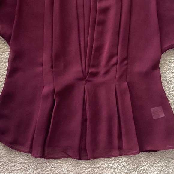 Olive & Oak Wine Color Short Sleeve Blouse - Picture 5 of 7